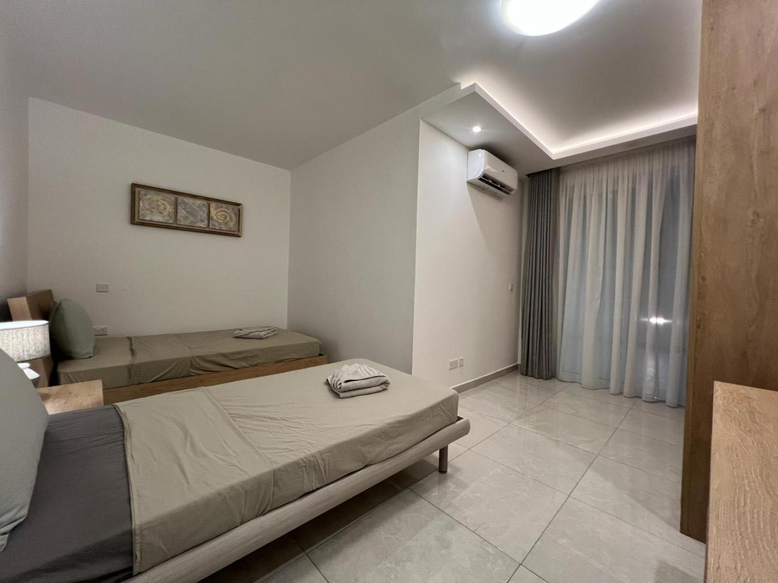 Skylark 2 Apartment *